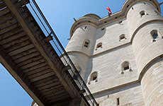 Paris Travel Guide